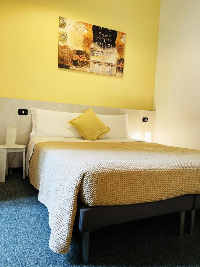 Casa Giulietta Hotel Desenzano del Garda Buitenkant foto
