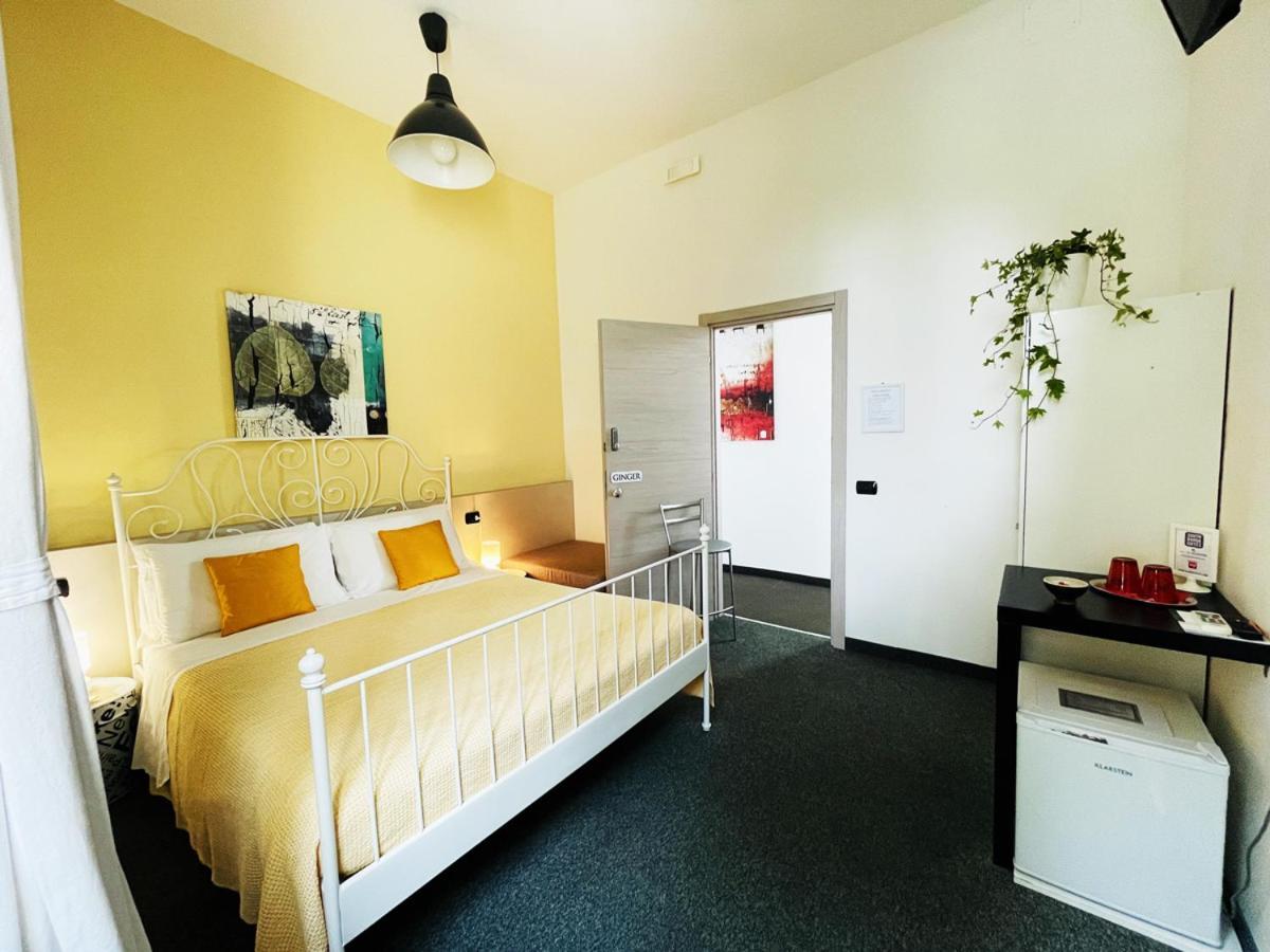 Casa Giulietta Hotel Desenzano del Garda Buitenkant foto