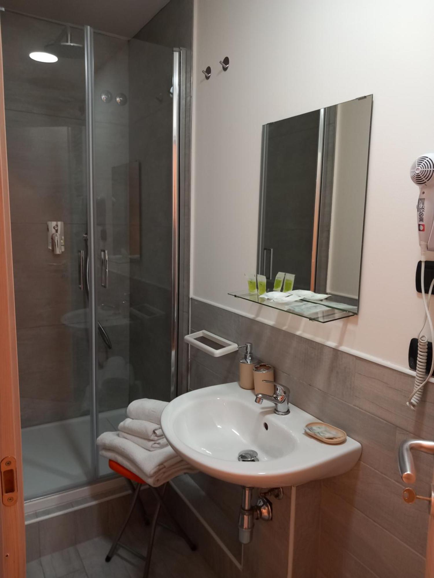 Casa Giulietta Hotel Desenzano del Garda Buitenkant foto