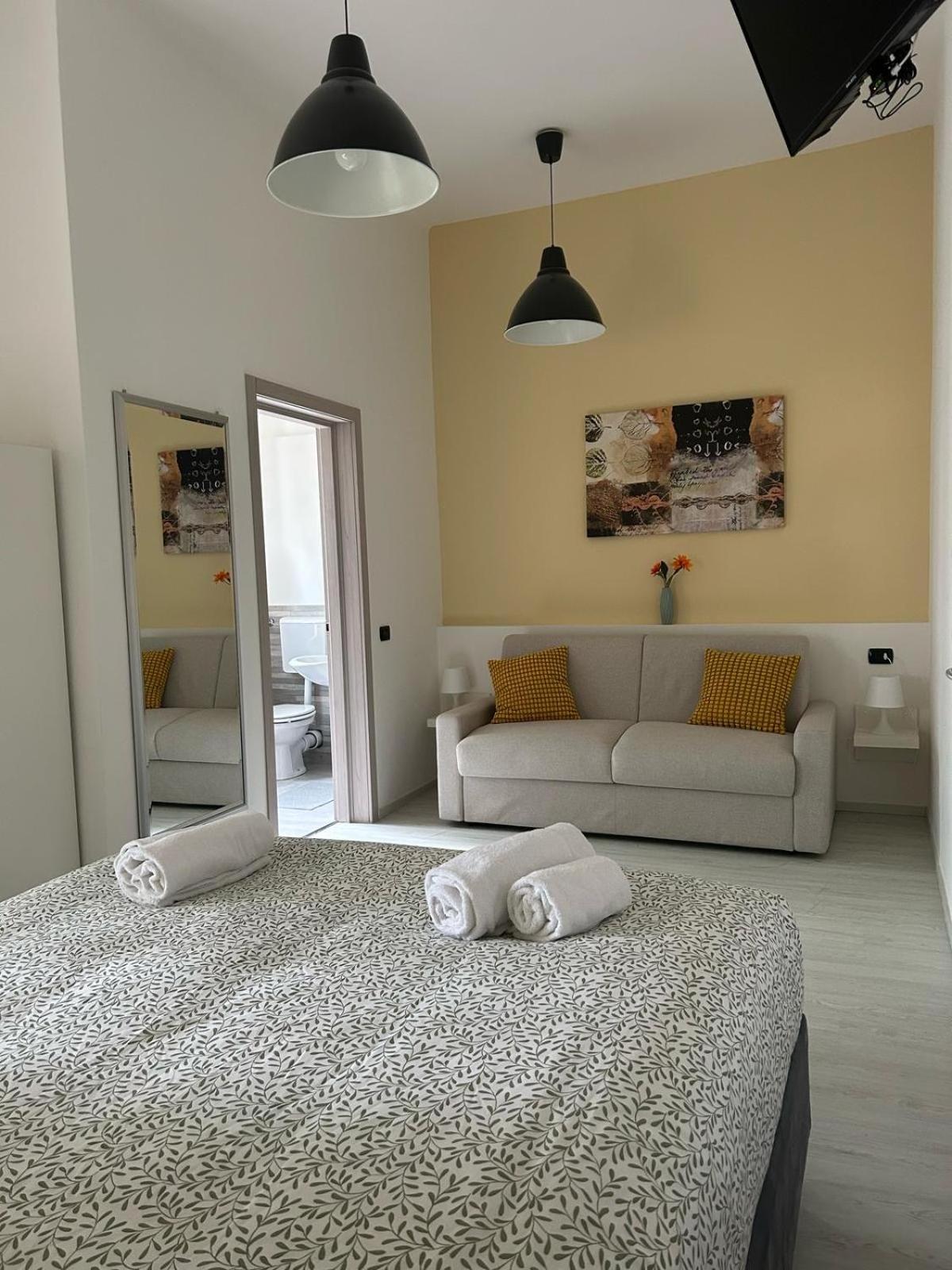 Casa Giulietta Hotel Desenzano del Garda Buitenkant foto