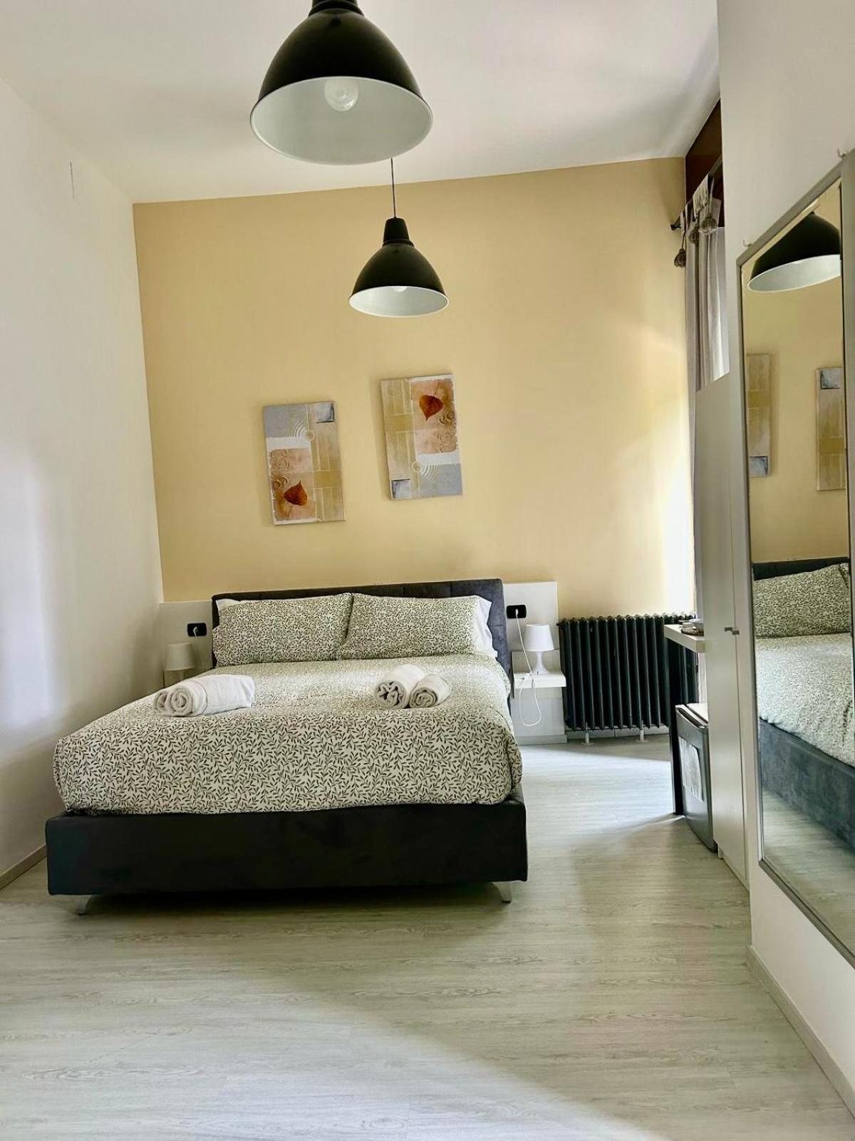 Casa Giulietta Hotel Desenzano del Garda Buitenkant foto